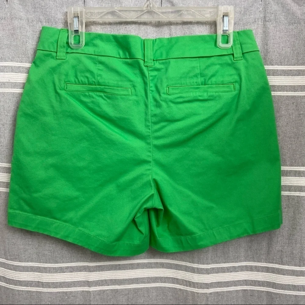 CROWN & IVY / Green Twill Shorts Size 6 - Picture 2 of 11